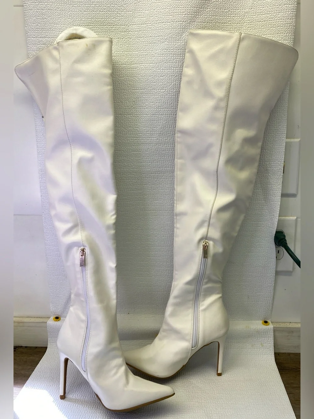 Anne Michelle Tall White High Heel Boots  Size 6